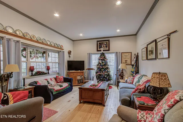 $629,900 | 3875 Poplar Lane, Kodak, TN 37764