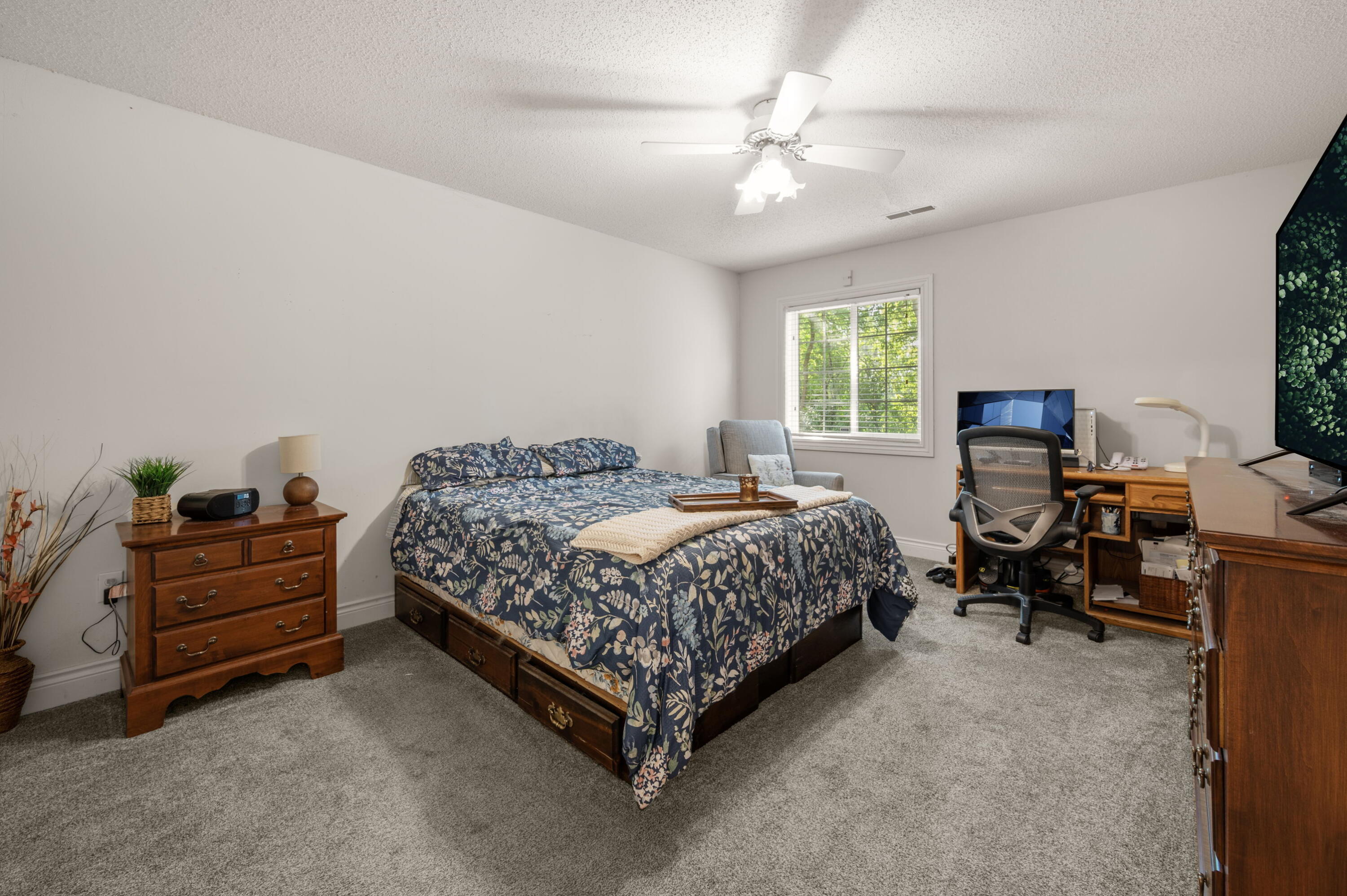 590 Pewaukee Road, Unit C Pewaukee, WI 53072 - Photo 12 of 21 primary
