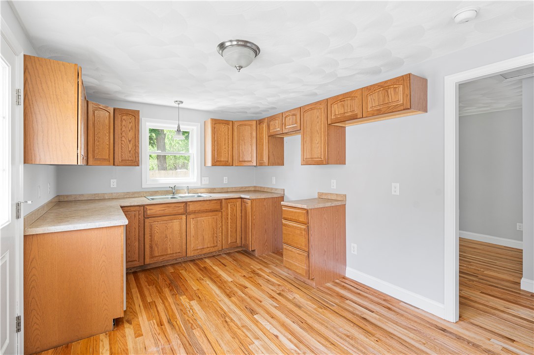 50 Vanderbilt Road Warwick, RI 02886 - Photo 9 of 17 Gallery Image 9