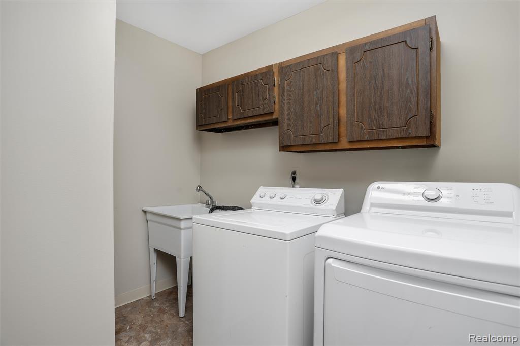 360 Fordcroft Drive Rochester Hills, MI 48309 - Photo 13 of 32