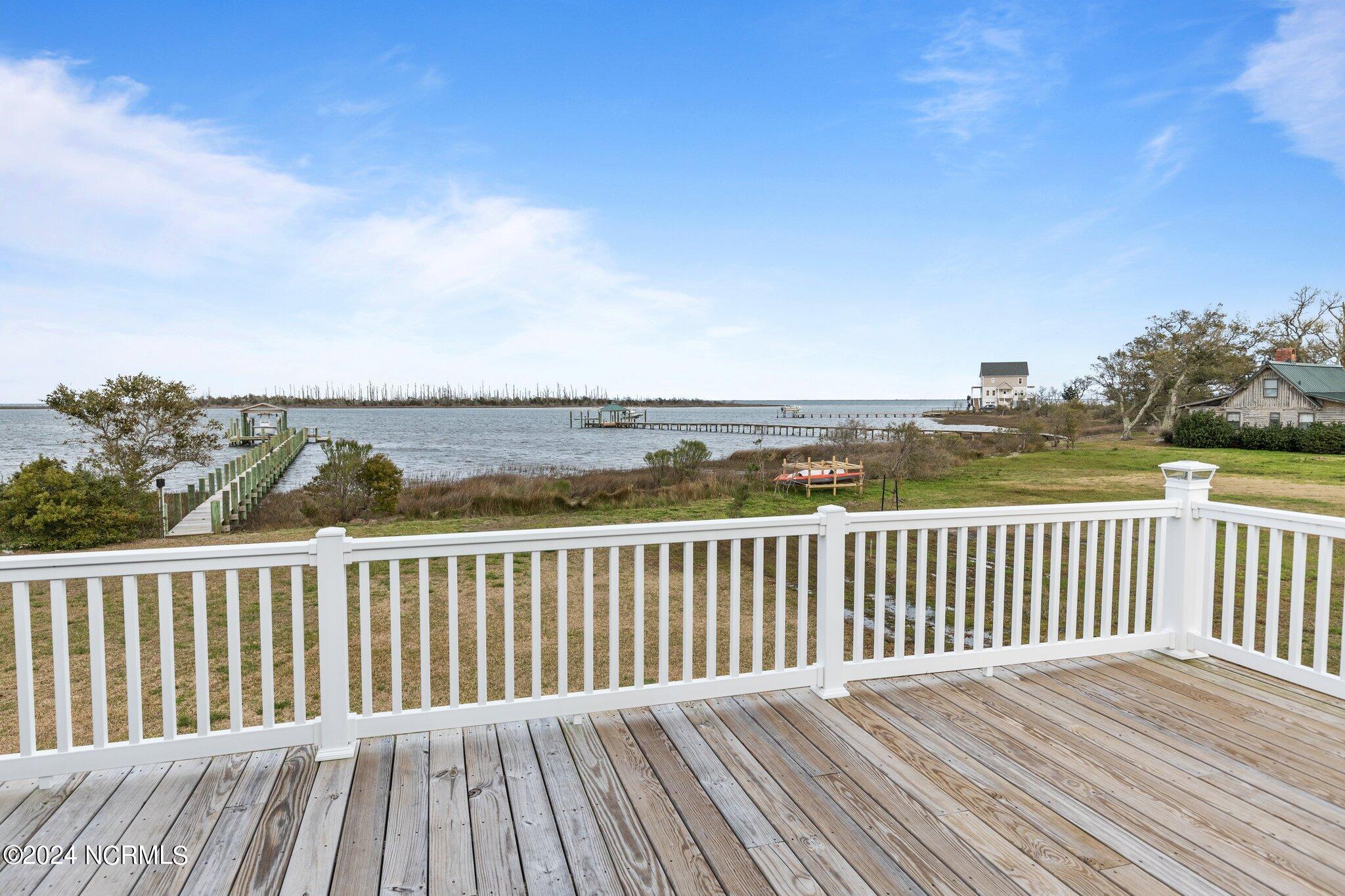 152 Taylor Road Marshallberg, NC 28553 - Photo 23 of 46 Space to entertain