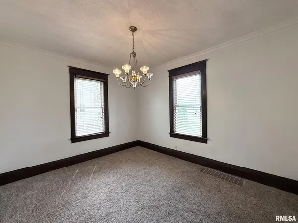 $139,900 | 782 Monroe Street, Galesburg, IL 61401