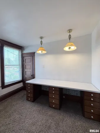 $139,900 | 782 Monroe Street, Galesburg, IL 61401
