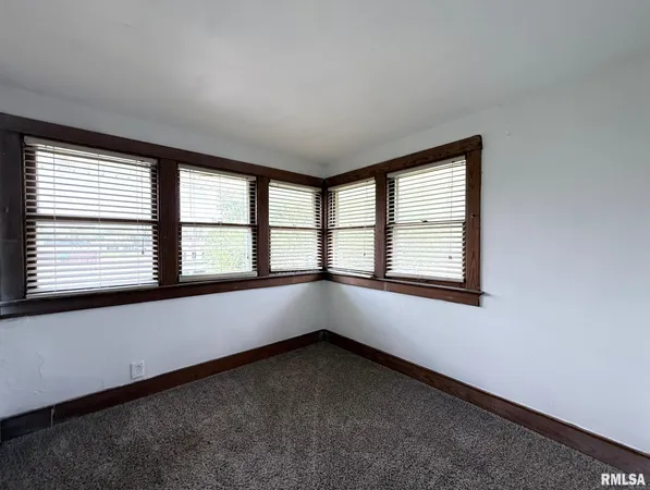 $139,900 | 782 Monroe Street, Galesburg, IL 61401