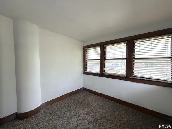$139,900 | 782 Monroe Street, Galesburg, IL 61401