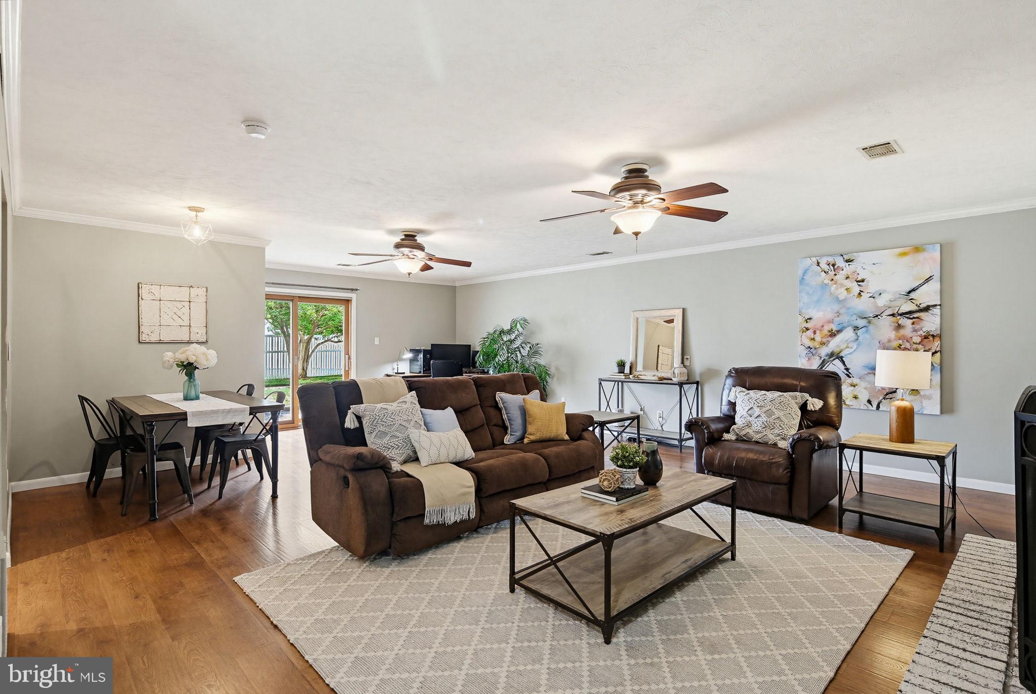 1124 Wynbrook Road Glen Burnie, MD 21060 - Photo 10 of 32 Spacious living area with natural light.