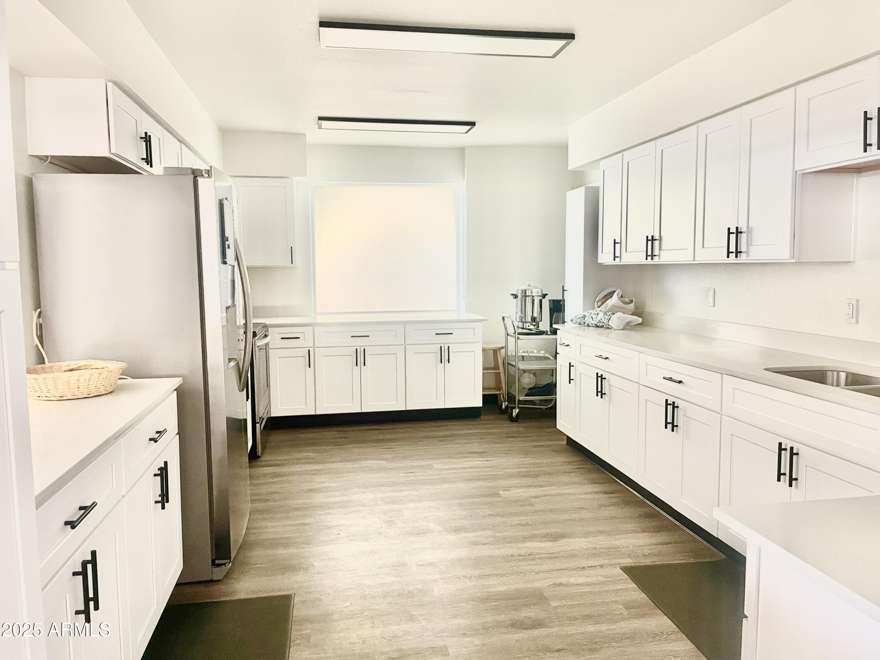 10220 East Apache Trail, Unit 210 Apache Junction, AZ 85120 - Photo 40 of 43 PACIFICMANORCLUBKITCHEN