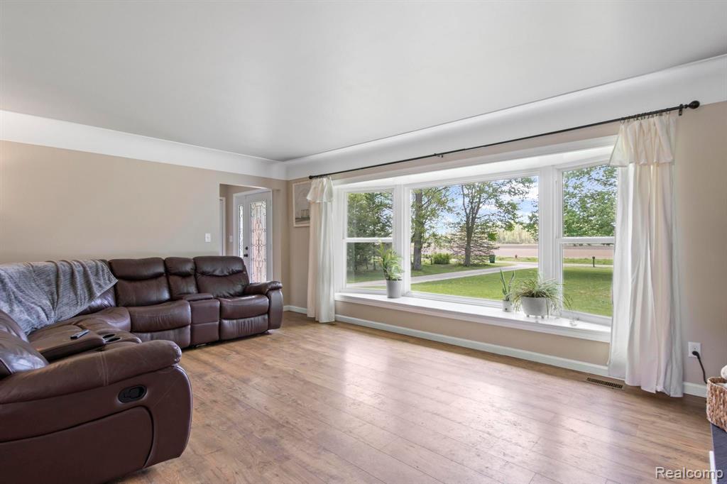 17425 Merriman Road Romulus, MI 48174 - Photo 9 of 57