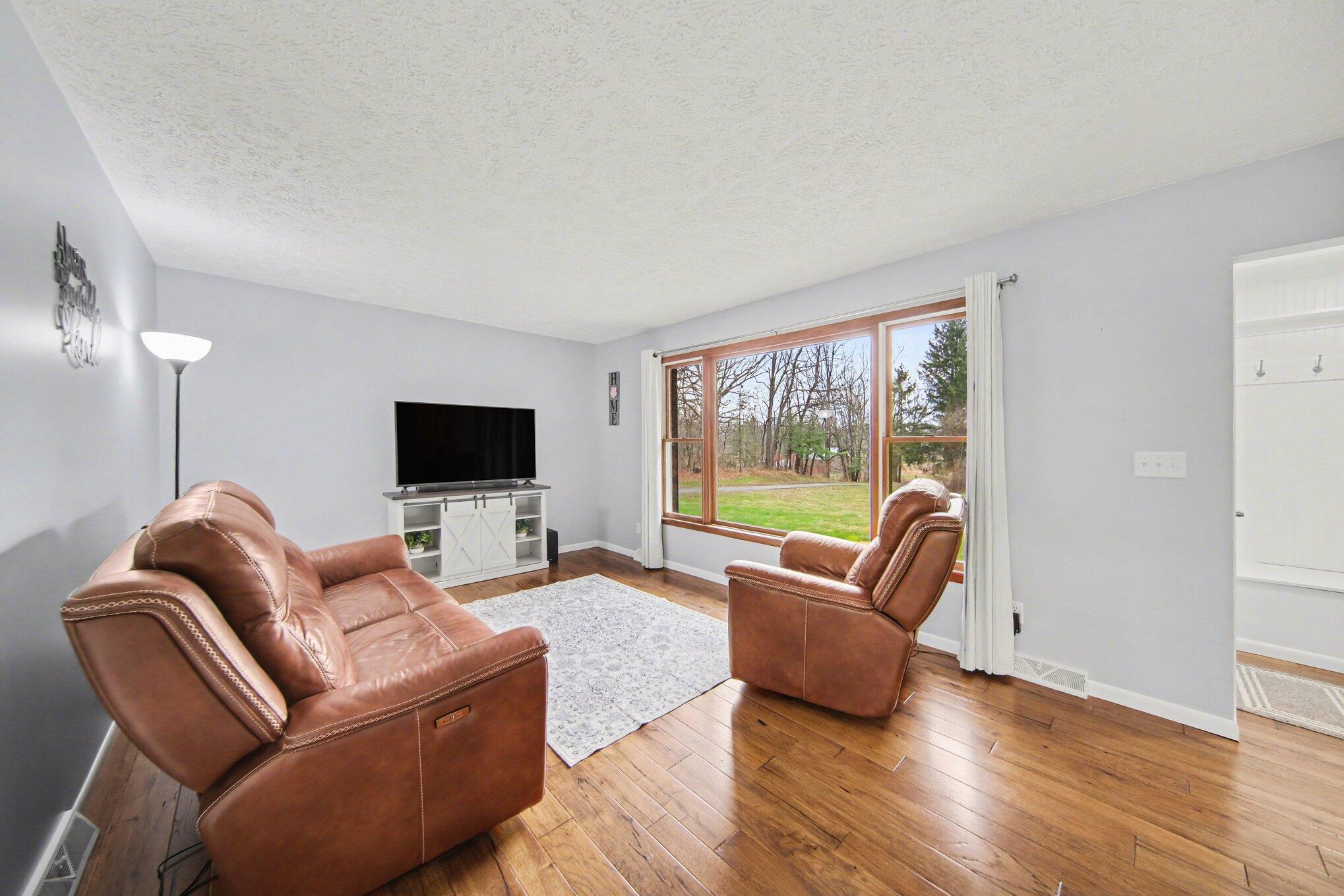 16151 Herman Road Manchester, MI 48158 - Photo 2 of 32 004_file_1997