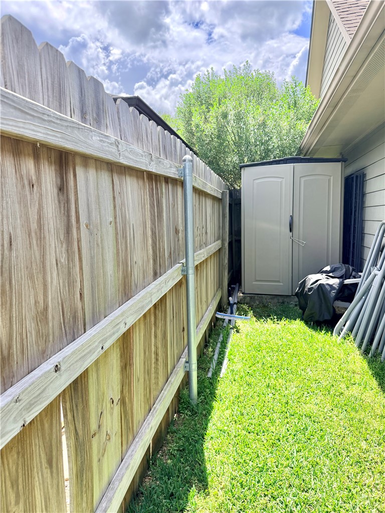 1029 Fallbrook Loop College Station, TX 77845 - Photo 19 of 23