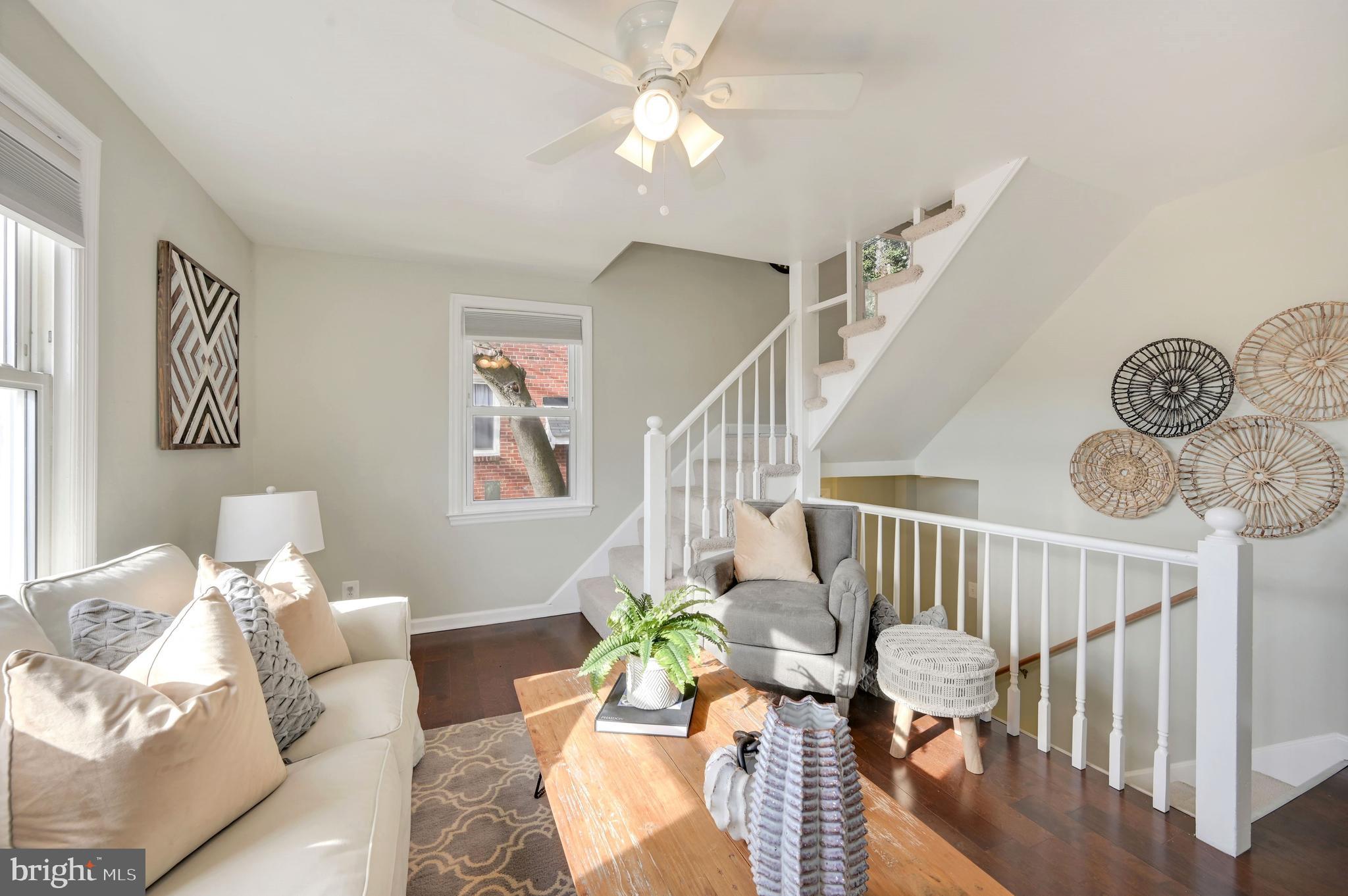 3631 South Kemper Road Arlington, VA 22206 - Photo 3 of 30 Living room