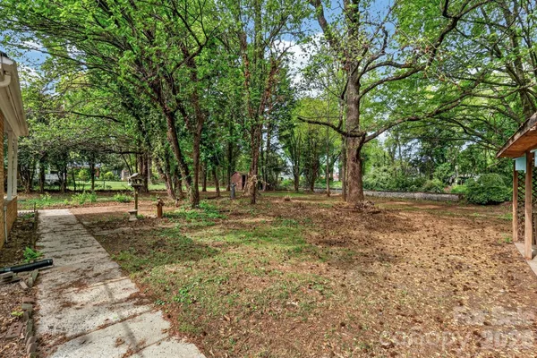 $525,000 | 710 Twin Oaks Road, Davidson, NC 28036