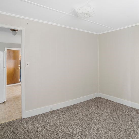120 Hope Road Cranston, RI 02921 - Photo 13 of 39