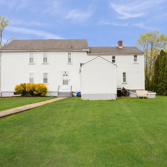 120 Hope Road Cranston, RI 02921 - Photo 7 of 39