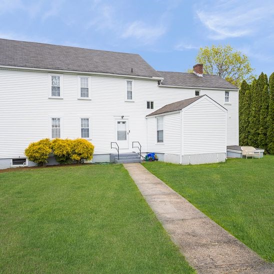 120 Hope Road Cranston, RI 02921 - Photo 8 of 39