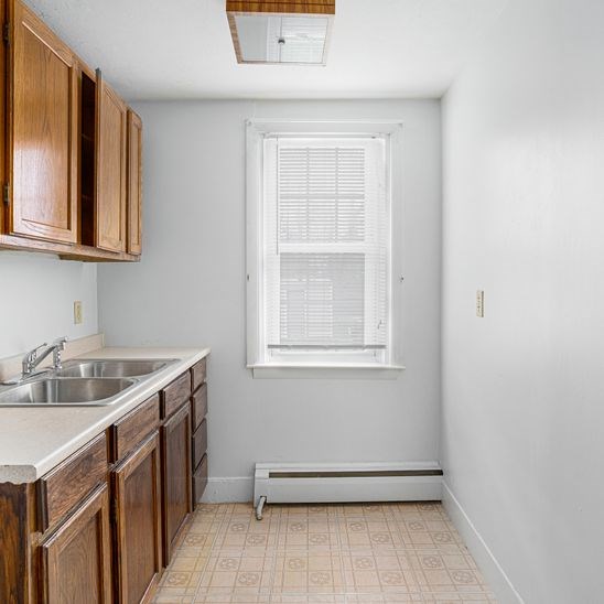 120 Hope Road Cranston, RI 02921 - Photo 10 of 39