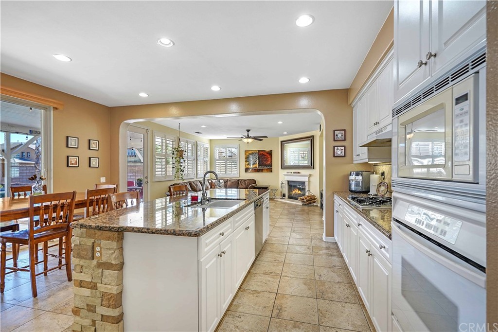 7960 Tallow Tree Circle Eastvale, CA 92880 - Photo 11 of 31