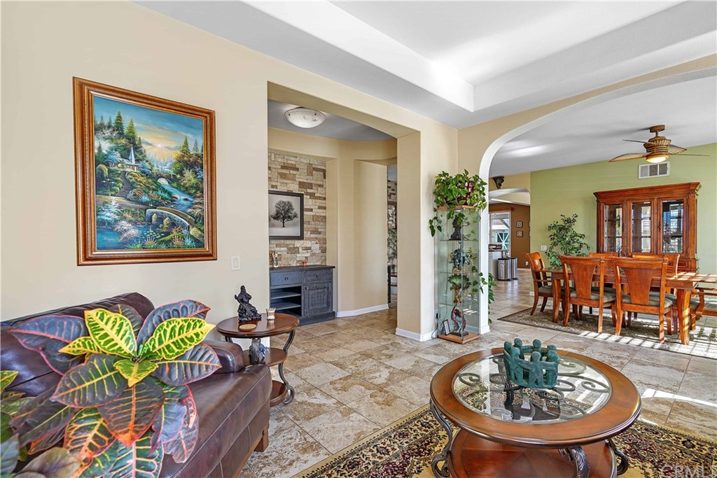 7960 Tallow Tree Circle Eastvale, CA 92880 - Photo 3 of 31