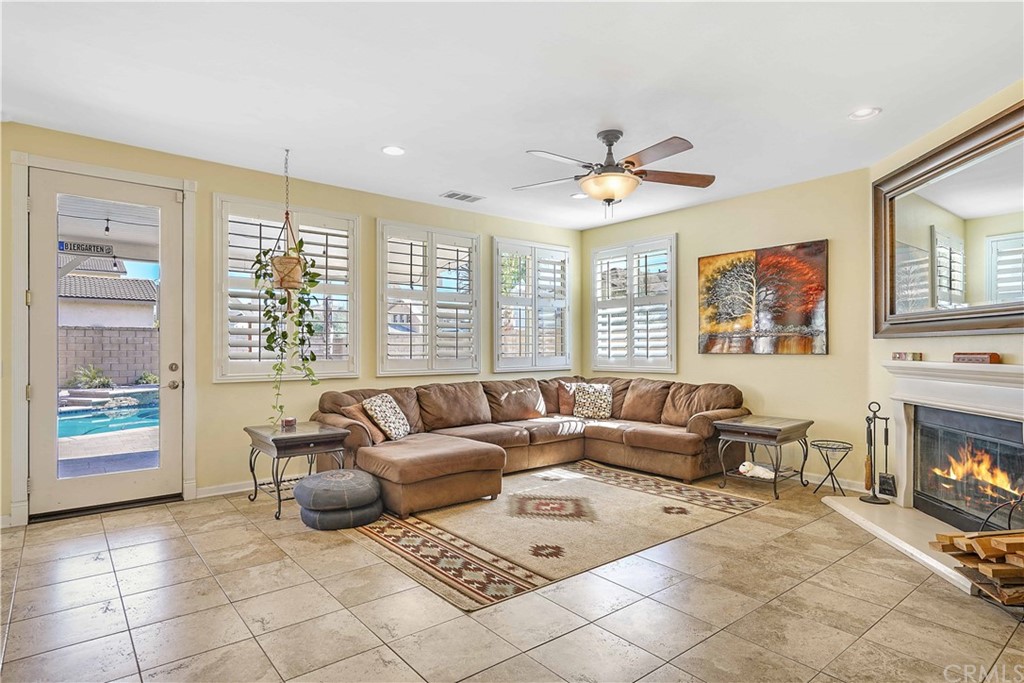 7960 Tallow Tree Circle Eastvale, CA 92880 - Photo 6 of 31