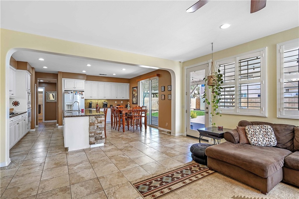 7960 Tallow Tree Circle Eastvale, CA 92880 - Photo 8 of 31