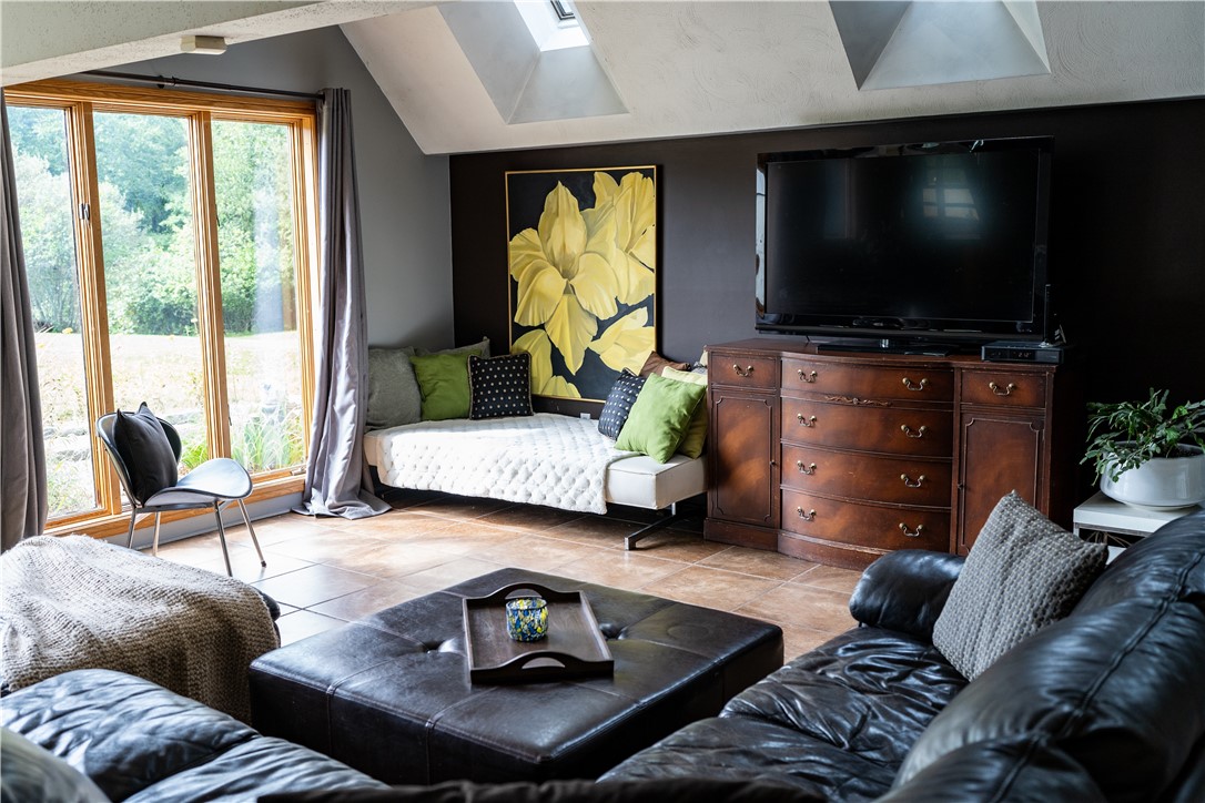 774 Cooper Road Glocester, RI 02814 - Photo 6 of 37