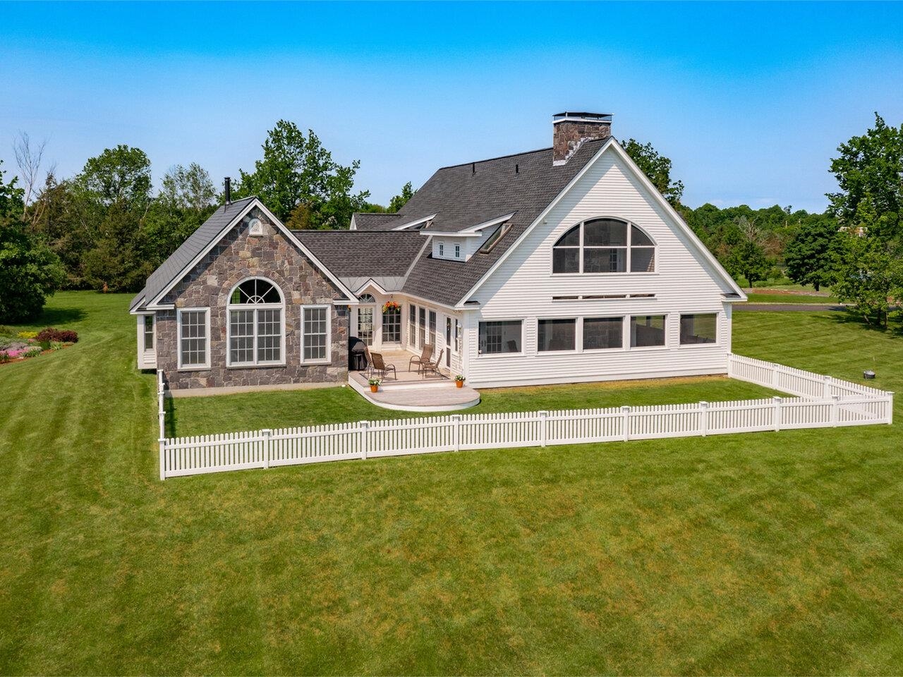 274 South Pasture Road Shelburne, VT 05482 - Photo 1 of 1 Gallery Image 1