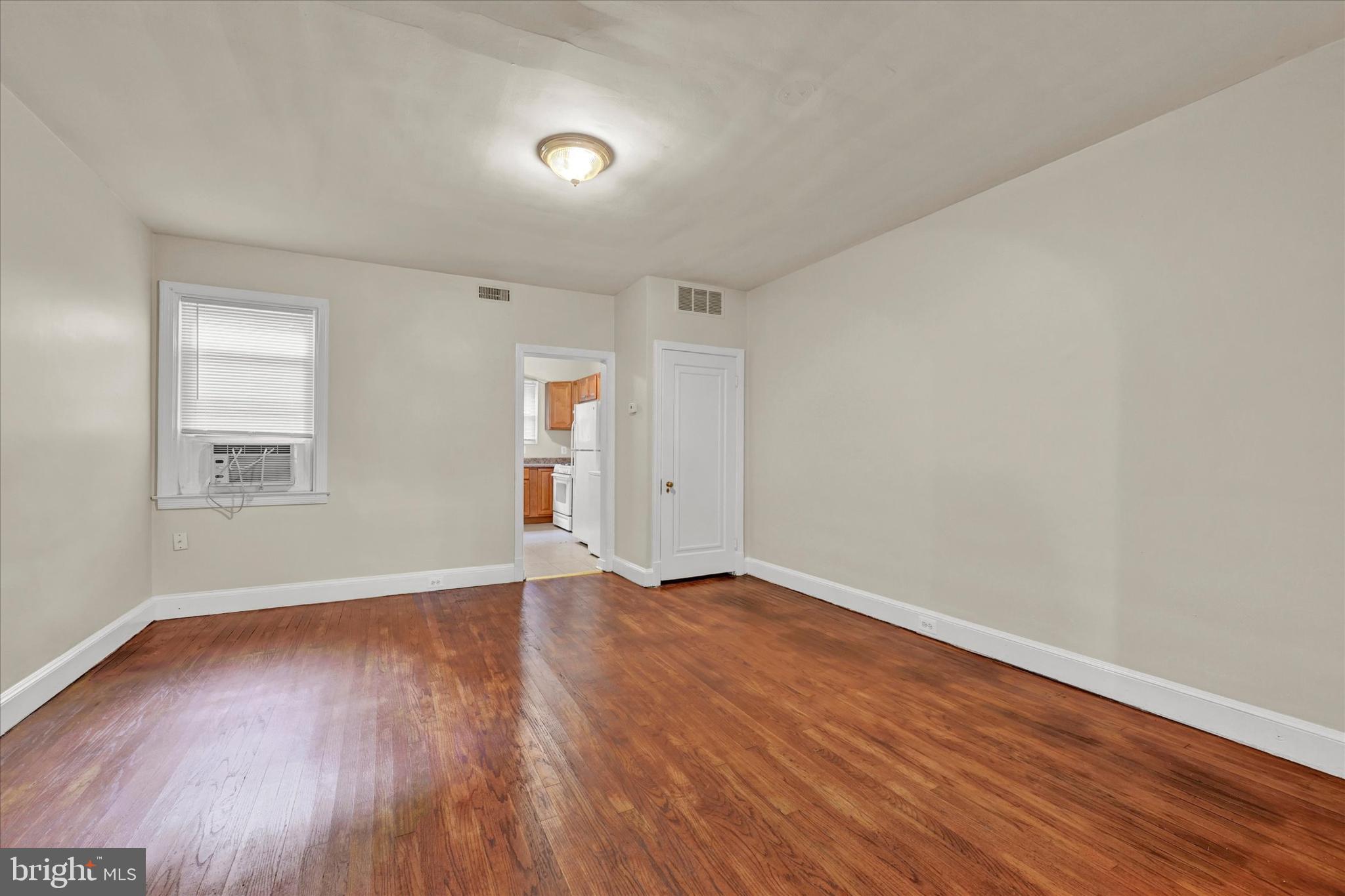 5224 Harford Road Baltimore, MD 21214 - Photo 10 of 44
