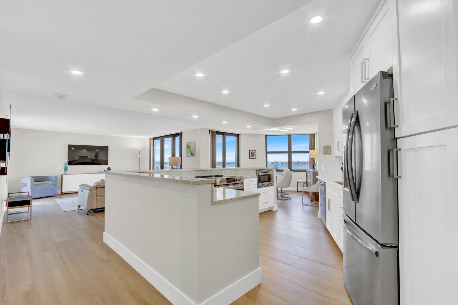 5420 North Ocean Drive, Unit 506 Singer Island, FL 33404 - Photo 5 of 58 03_Image_3_mls