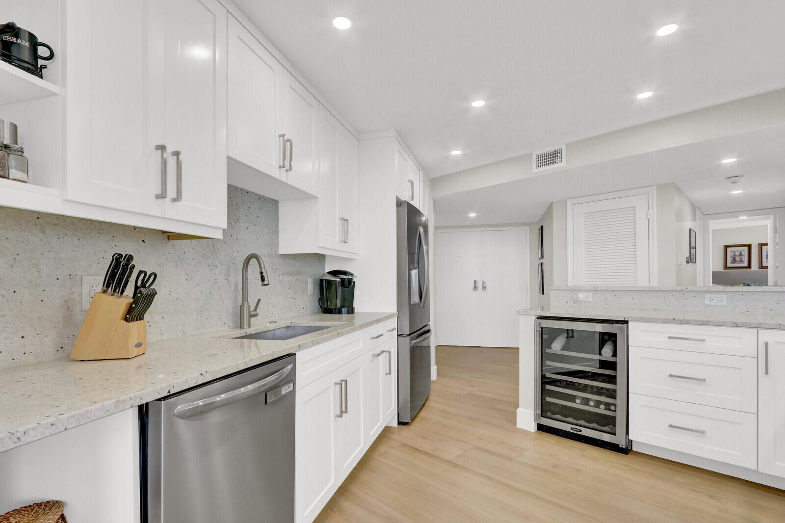 5420 North Ocean Drive, Unit 506 Singer Island, FL 33404 - Photo 8 of 58 06_Image_6_mls