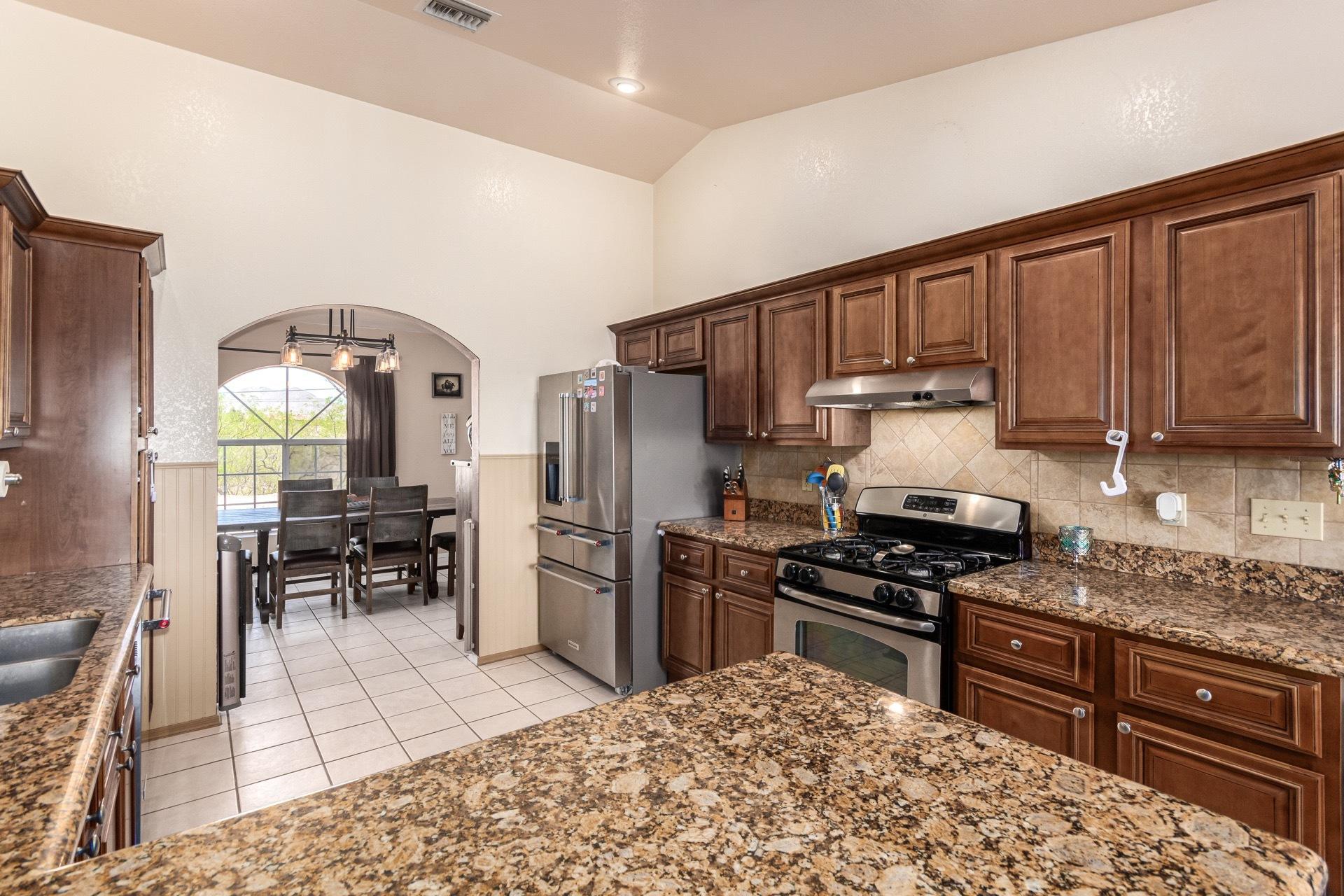 565 Amaranto Court Rio Rico, AZ 85648 - Photo 9 of 33