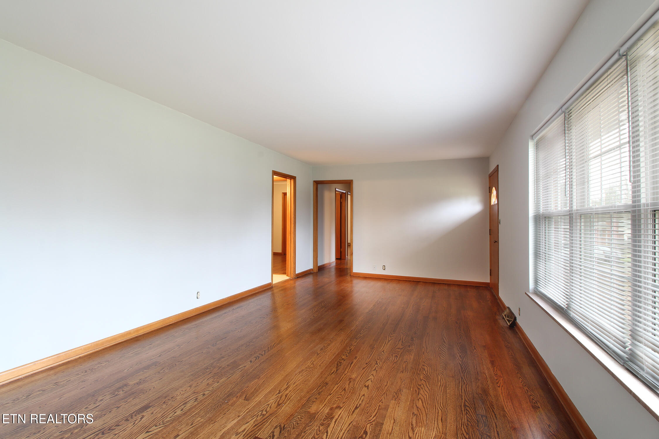 7101 Rollins Road Knoxville, TN 37918 - Photo 11 of 23 IMG_2875