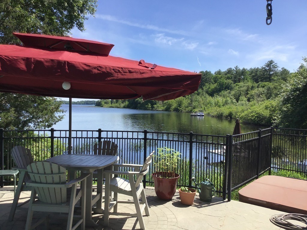 585 Neck Road Rochester, MA 02770 - Photo 12 of 42