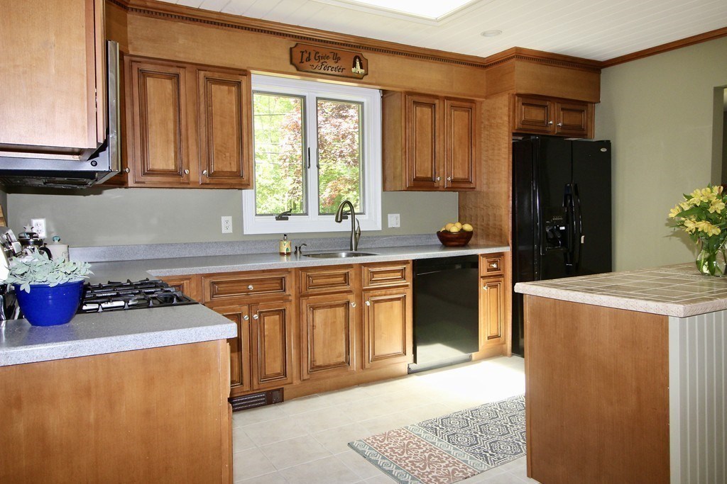 585 Neck Road Rochester, MA 02770 - Photo 20 of 42