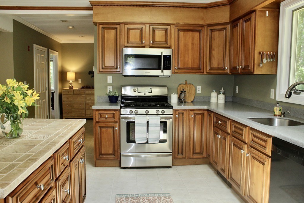 585 Neck Road Rochester, MA 02770 - Photo 22 of 42
