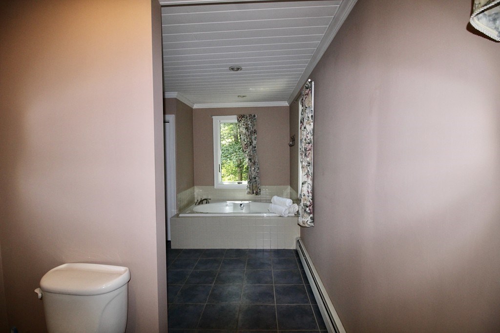 585 Neck Road Rochester, MA 02770 - Photo 29 of 42