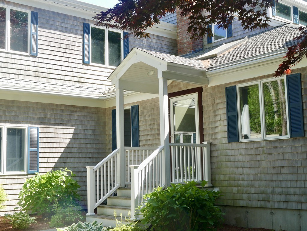 585 Neck Road Rochester, MA 02770 - Photo 3 of 42