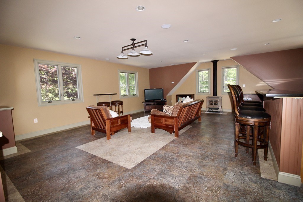 585 Neck Road Rochester, MA 02770 - Photo 39 of 42