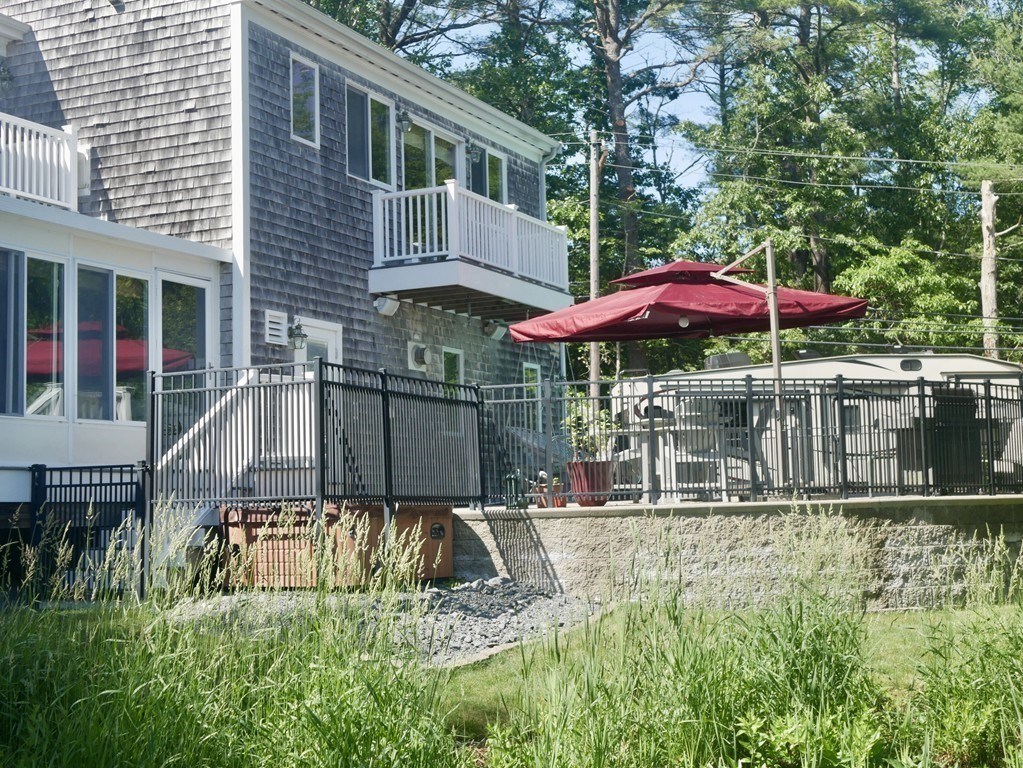 585 Neck Road Rochester, MA 02770 - Photo 6 of 42