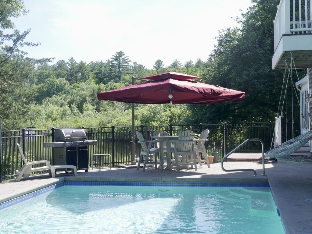 585 Neck Road Rochester, MA 02770 - Photo 7 of 42