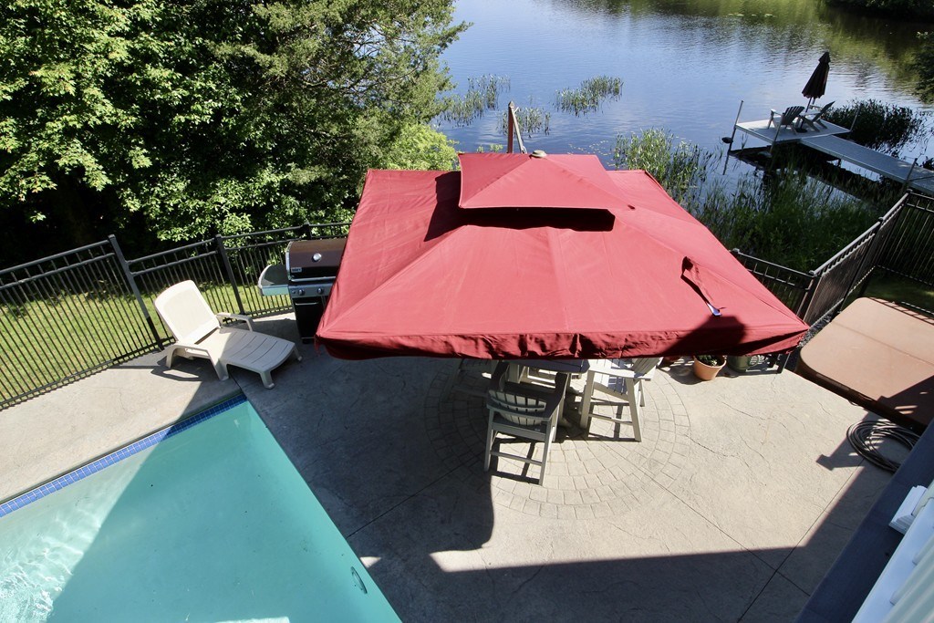 585 Neck Road Rochester, MA 02770 - Photo 8 of 42