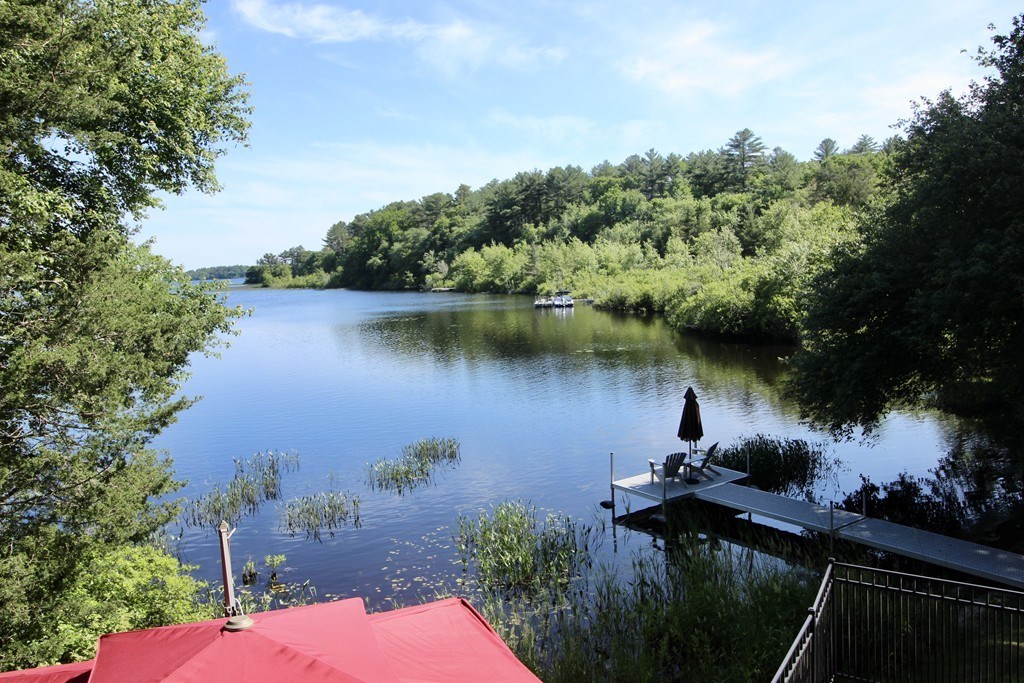 585 Neck Road Rochester, MA 02770 - Photo 9 of 42