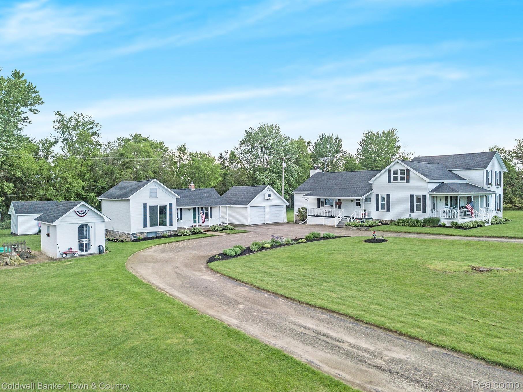 6457 Layton Road Fowlerville, MI 48836 - Photo 2 of 36 DJI_0047.jpg