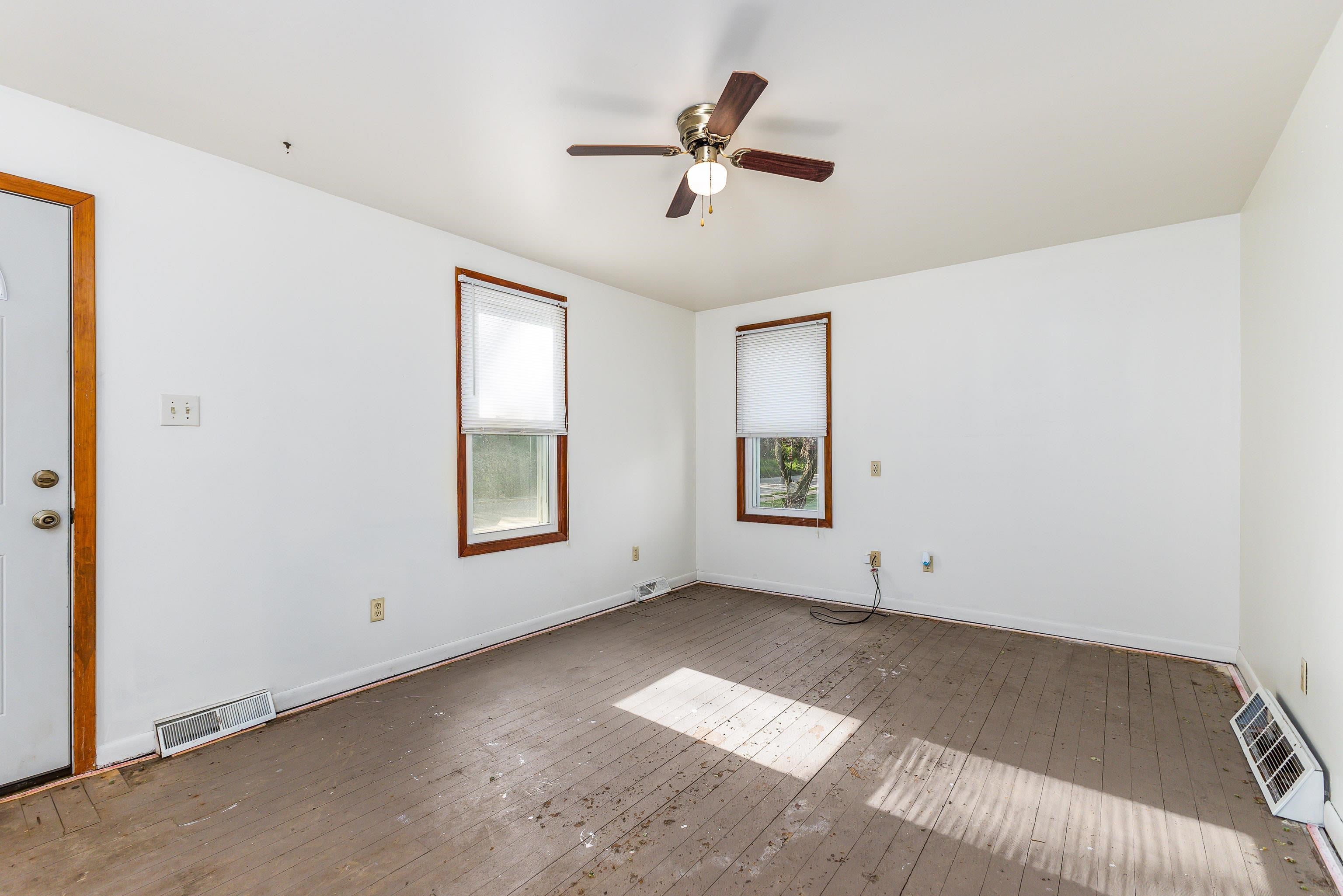 2654 Queen Street Dubuque, IA 52001 - Photo 5 of 27 Gallery Image 5