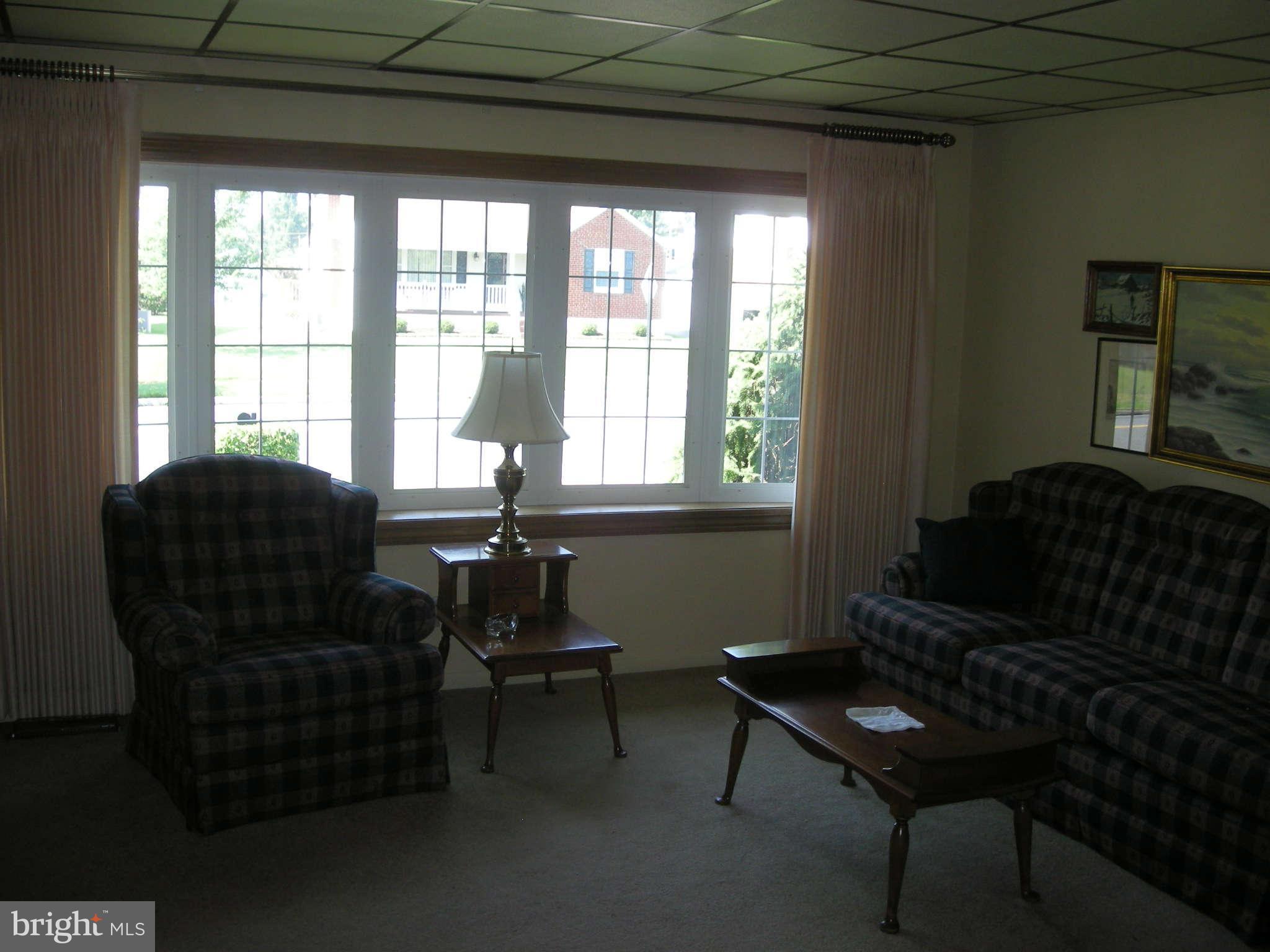 4416 Ebenezer Road Baltimore, MD 21236 - Photo 12 of 21 Living Room