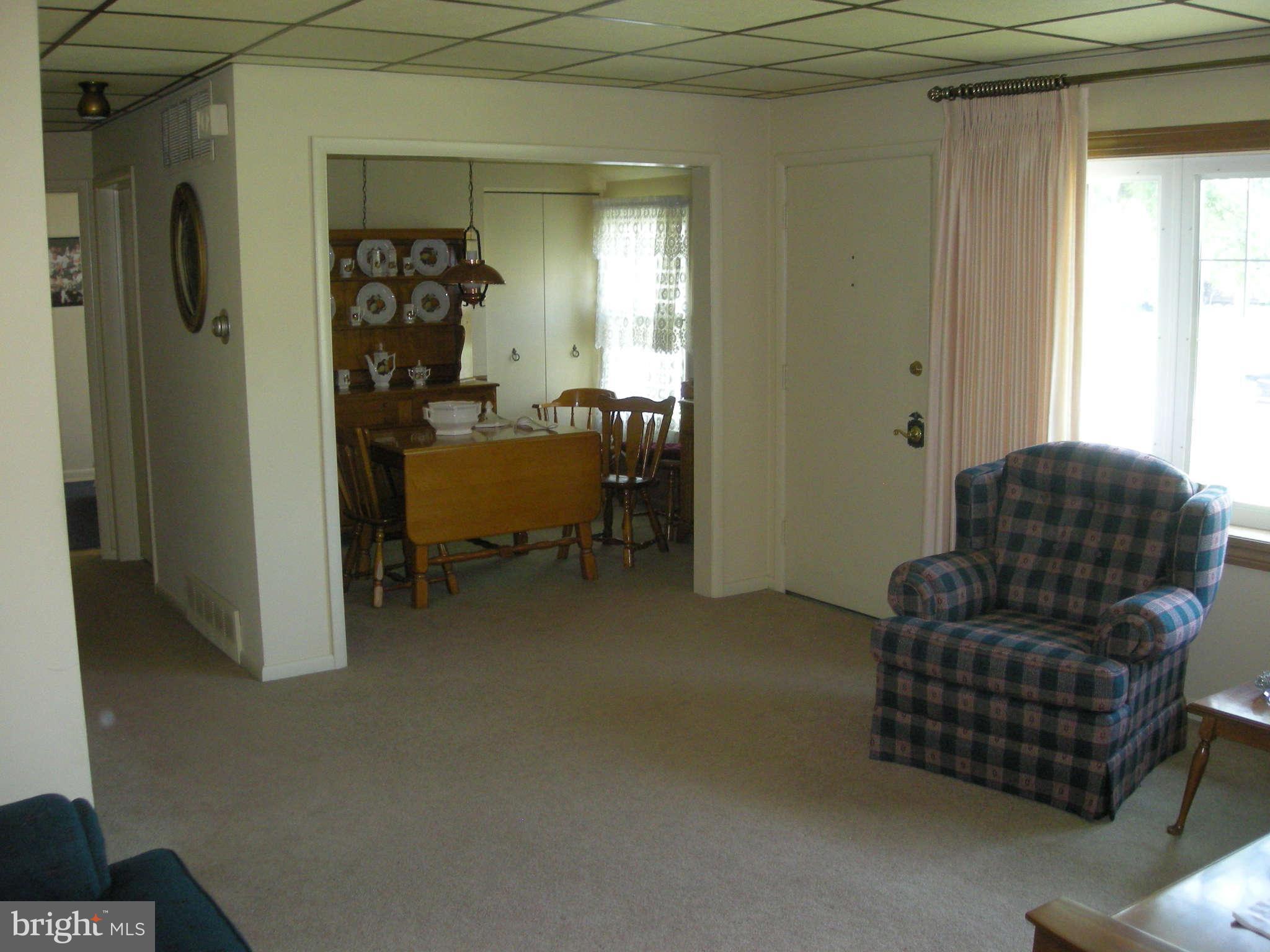 4416 Ebenezer Road Baltimore, MD 21236 - Photo 13 of 21 Living Room
