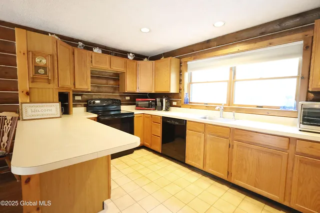 $429,000 | 108 Crystal Lake Drive, Unit 9, Horicon, NY 12815