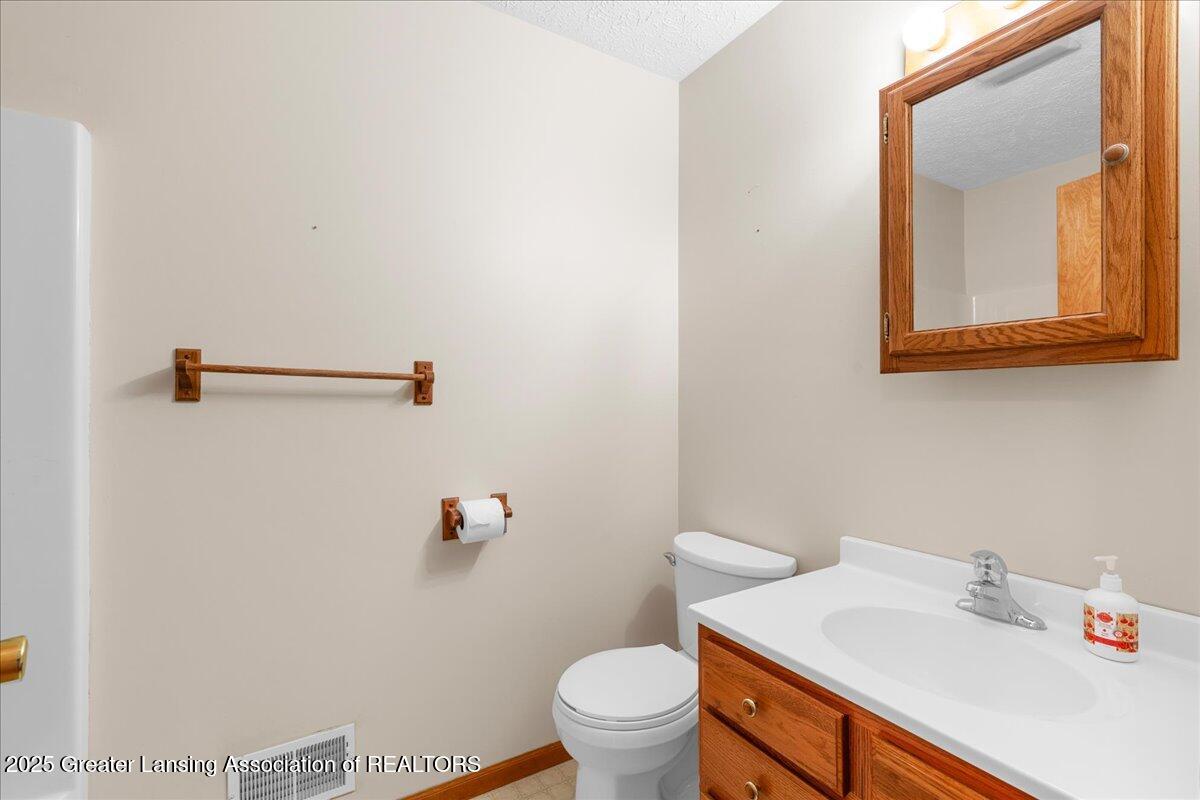 5556 West Barnes Road Eaton Rapids, MI 48827 - Photo 20 of 39 20-Media Jett - 25