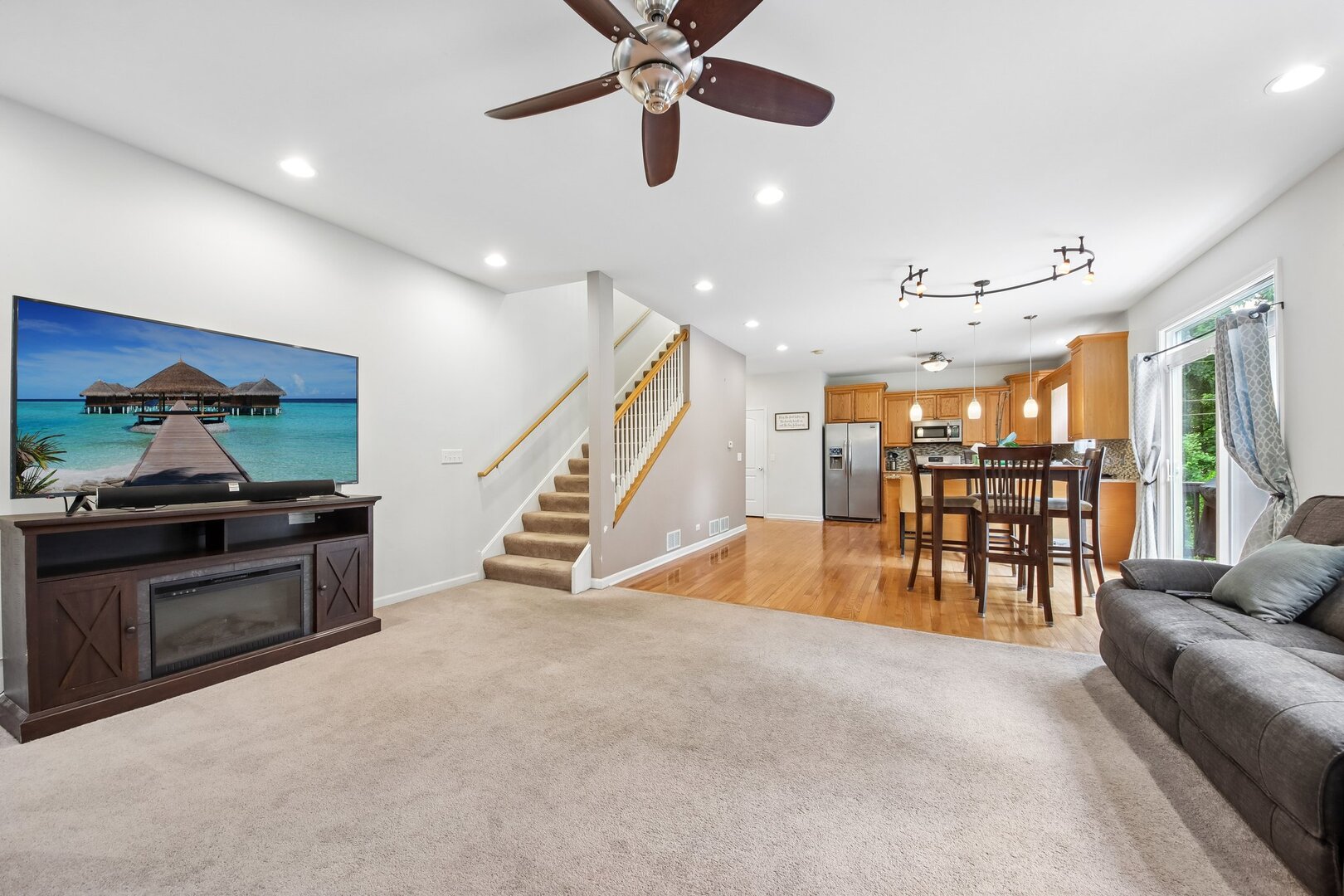 5105 West Flanders Road McHenry, IL 60050 - Photo 8 of 41