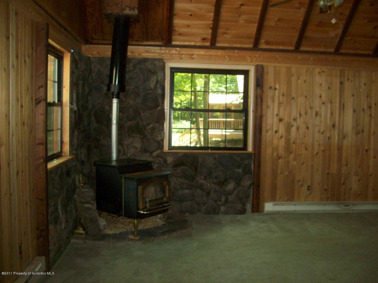 352 Tiffany Road Hawley, PA 18428 - Photo 5 of 17 Gallery Image 5