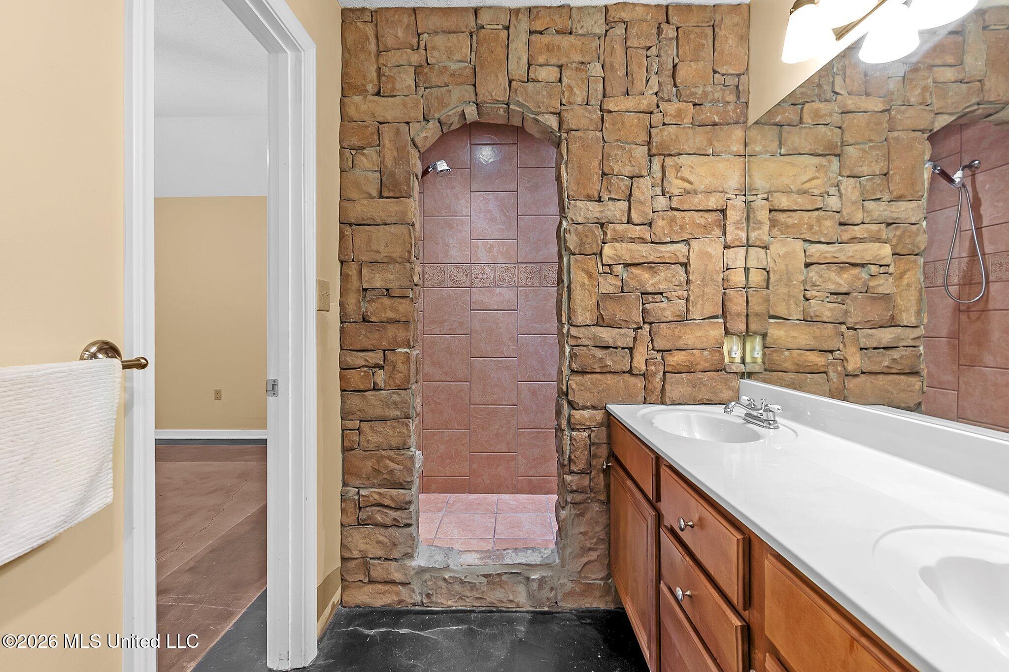 209 Roper Cove Byhalia, MS 38611 - Photo 16 of 29 18-DSC00349